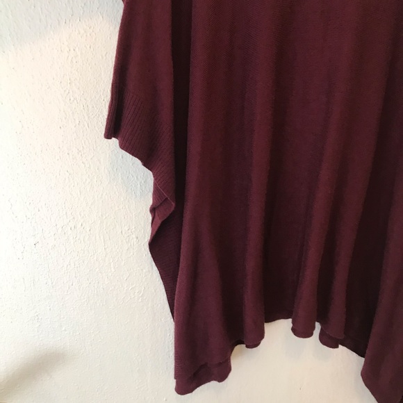 ROMEO + JULIET COUTURE red oversized sweater - Picture 4 of 5